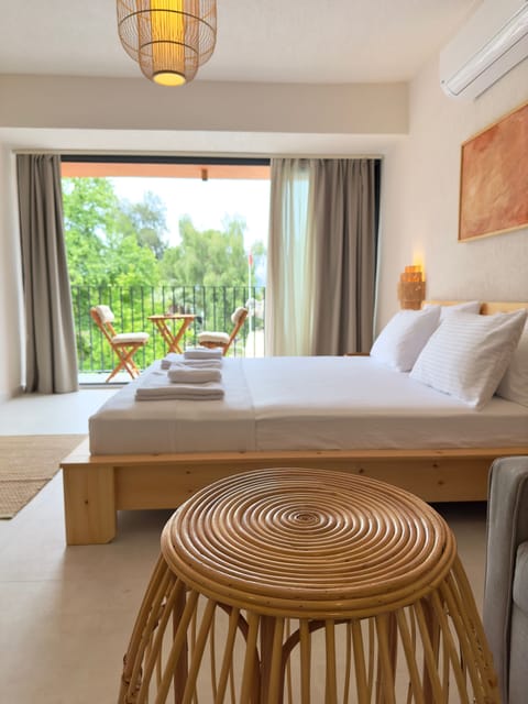 Deluxe Double Room, Park View | Desk, laptop workspace, free WiFi