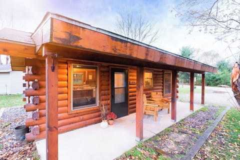 Ash Cabin Porch

Enjoy your morning coffee or evening beverage on the Porch of the Ash Cabin!  Many times there are horses in the pens right out your front door or they could even be your own horses.  The wild life strolls through from time to time and don't miss out on the Ranch Guinea hens who are great entertainment!  