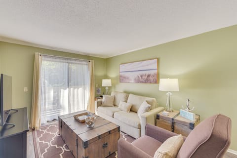 Hilton Head Island Vacation Rental | 2BR | 2BA | 835 Sq Ft | 8 Steps Required