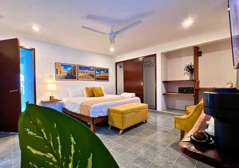 Deluxe Room | Premium bedding, minibar, in-room safe, laptop workspace