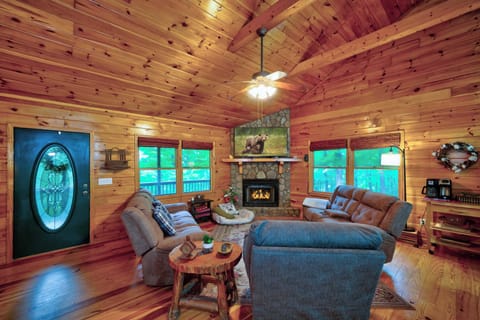 Cabin, Multiple Beds, Hot Tub, Mountain View (Heritage Hideaway 1) | Living area | Fireplace