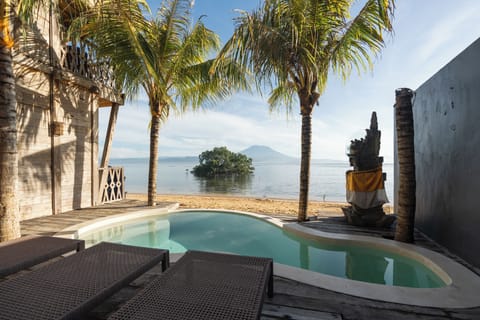 Outdoor pool, sun loungers