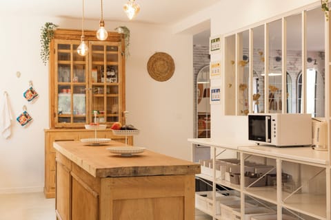 Shared fridge, microwave