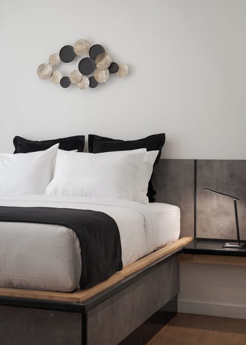 Luxury Apartment | 2 bedrooms, Egyptian cotton sheets, premium bedding, memory foam beds
