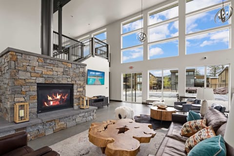 House, Multiple Beds, Hot Tub, Mountain View | Living area | 42-inch flat-screen TV with digital channels, fireplace