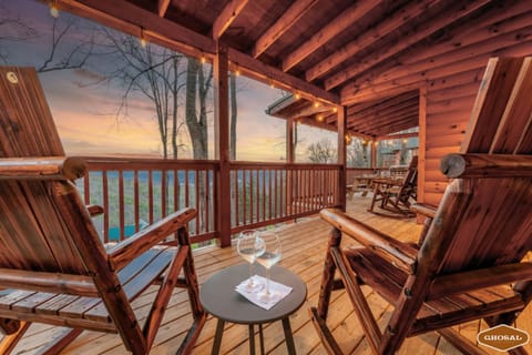 Family Cabin, Mountain View | Balcony view
