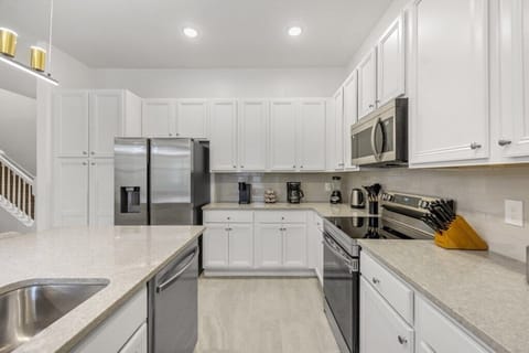 5857HighSeasDrive(8)