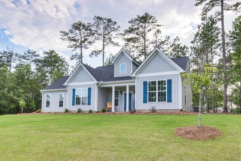 McCormick Vacation Rental | 3BR | 2BA | 1 Step to Enter | 1,800 Sq Ft