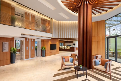 Lobby lounge