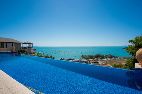 Infinity pool