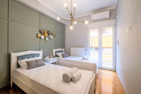 Design Apartment, 2 Bedrooms | Individually decorated, individually furnished, laptop workspace