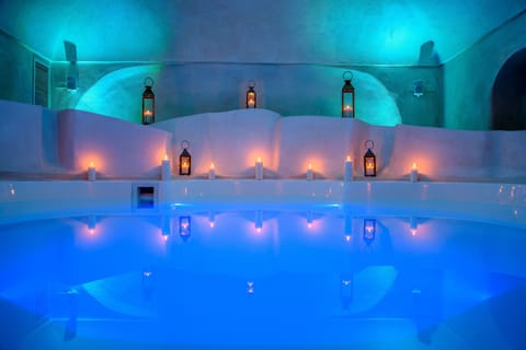 Couples treatment rooms, sauna, hot tub, steam room, body treatments