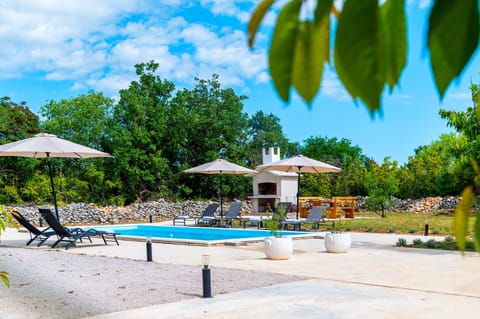 Iron/ironing board, free WiFi