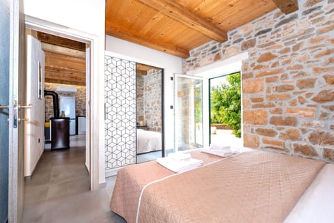 Villa | Iron/ironing board, free WiFi