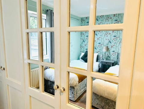 House | 2 bedrooms, iron/ironing board, free WiFi, bed sheets