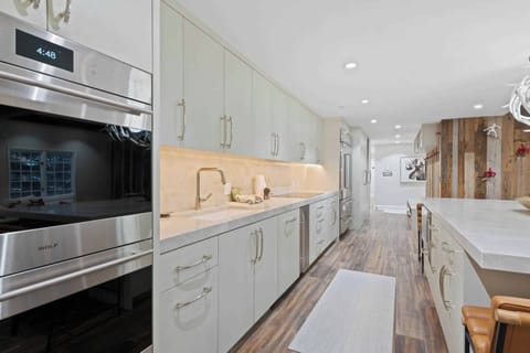 charter-5240-8339_52633326947_o