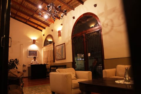 Lobby lounge