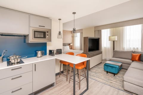 Suite, 1 Bedroom, Kitchenette | Private kitchen