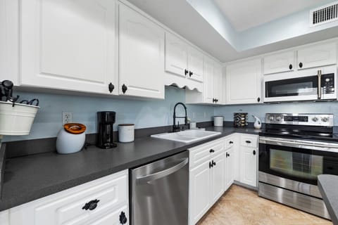 Full stocked kitchen