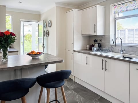 Kitchen | Cwtch Cottage, Cardiff
