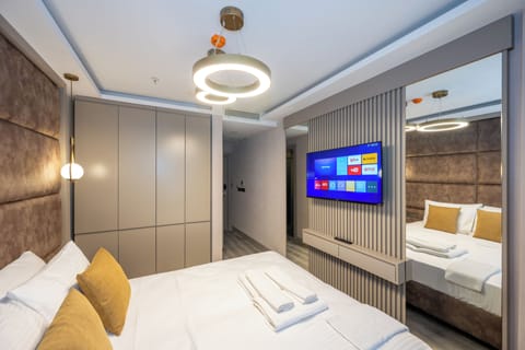 Deluxe Twin Room, City View | Minibar, soundproofing, free WiFi, bed sheets