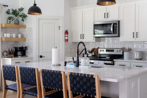 Kitchen Island - overlooks the living room - a great spot to entertain