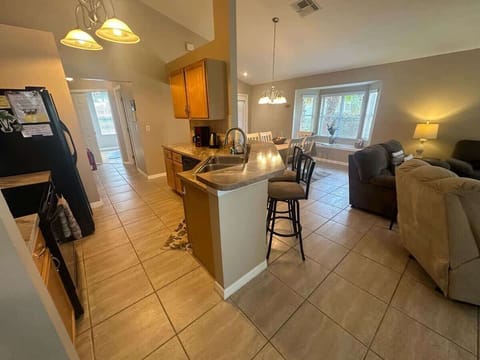 1910SDB - Kitchen (2).jpeg