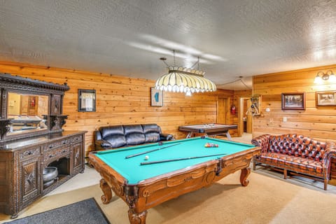 Game Room | Air Hockey Table | Foosball Table | Bar | Flat-Screen TVs