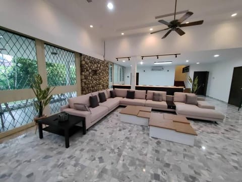 Executive Villa, Garden View | Living area | Flat-screen TV