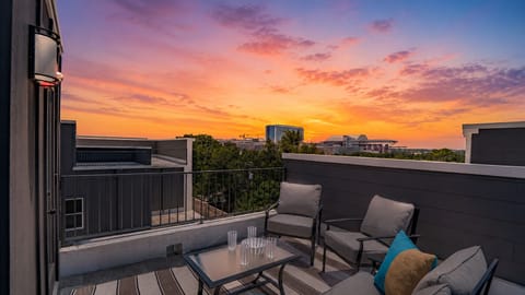 You have only a short walk to AT&T stadium, Dallas Stadium, FIFA World Cup 2026, and Globe Life Field. Enjoy a beautiful cascading sunset on your private rooftop balcony!