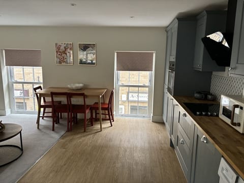 kitchen/ dining area