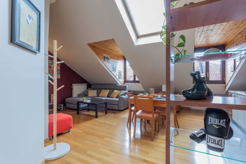 Condo | Living area | 35-inch TV with digital channels