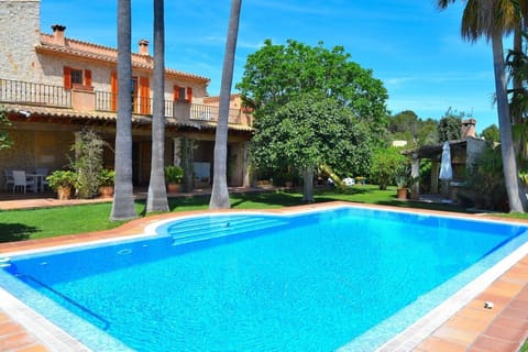 villa with private swimming pool, Majorca, large garden, family friendly
