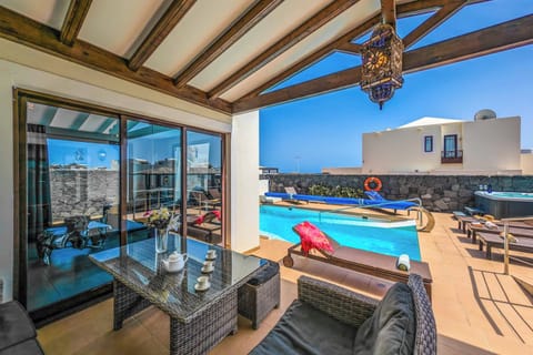 Villa (5 Bedrooms) | Exterior
