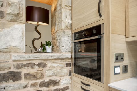 Ground floor: Well-equipped kitchen