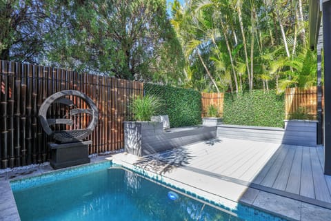Plunge pool