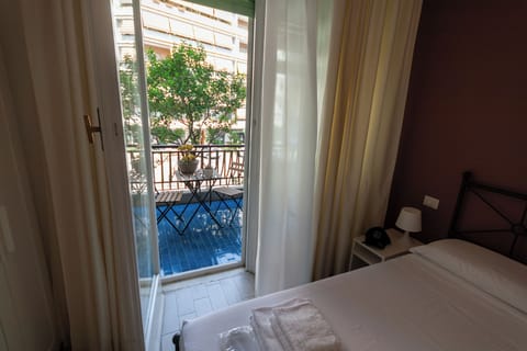 Economy Double Room | Premium bedding, desk, iron/ironing board, free WiFi