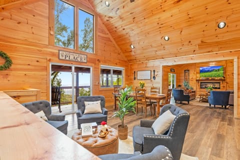 Family Cabin, Mountain View | Living area