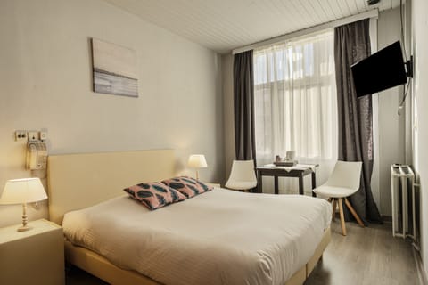 Comfort Double Room | In-room safe, free WiFi