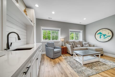 Floor 1 living room with wet bar