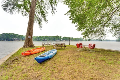 Clear Springs Vacation Rental | 2BR | 1BA | Steps to Enter | 1,008 Sq Ft