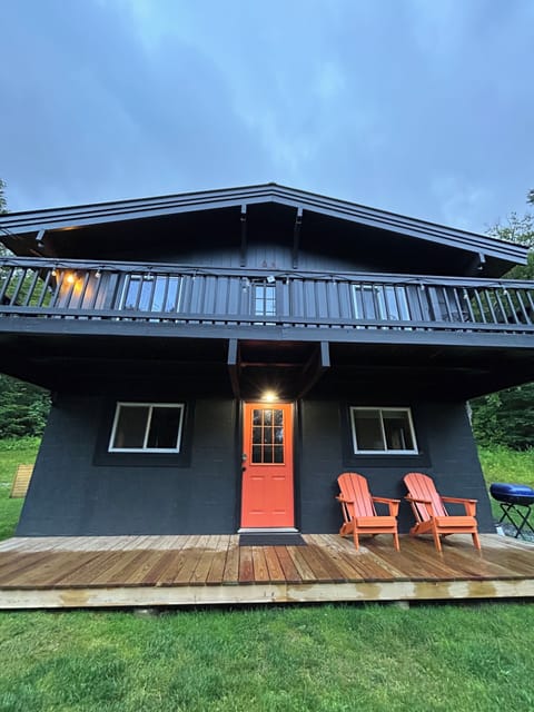 Charming Bigfoot Chalet
