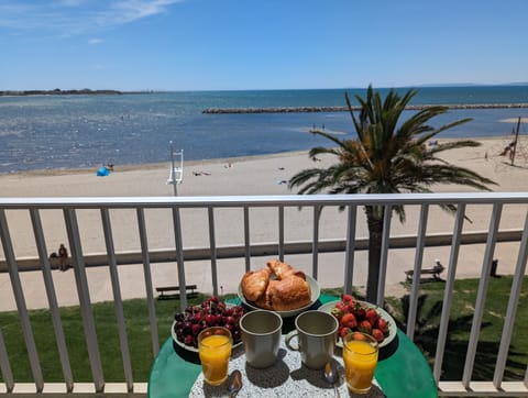 Magnificent view from the balcony of the apartment to enjoy every moment facing the sea
