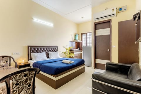 Deluxe Apartment | 1 bedroom, in-room safe, desk, laptop workspace