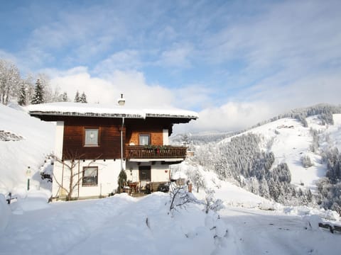 Holiday Home Exterior [winter]