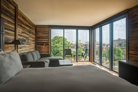 Double or Twin Room, City View | Hypo-allergenic bedding, pillowtop beds, individually decorated