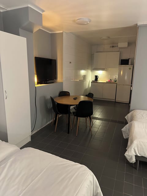 Standard Quadruple Room | Soundproofing, free WiFi, bed sheets