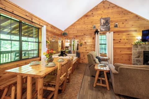 Dining & Living Area: Ample natural light, rustic décor, and a perfect gathering space!