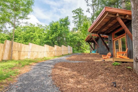 Parking is below the cabins, just a short walk up the hill...