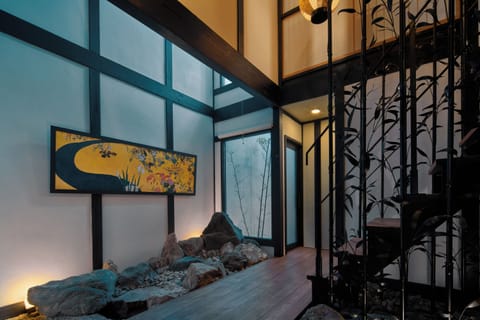 Design Villa, Non Smoking | 2 bedrooms, down comforters, desk, iron/ironing board
